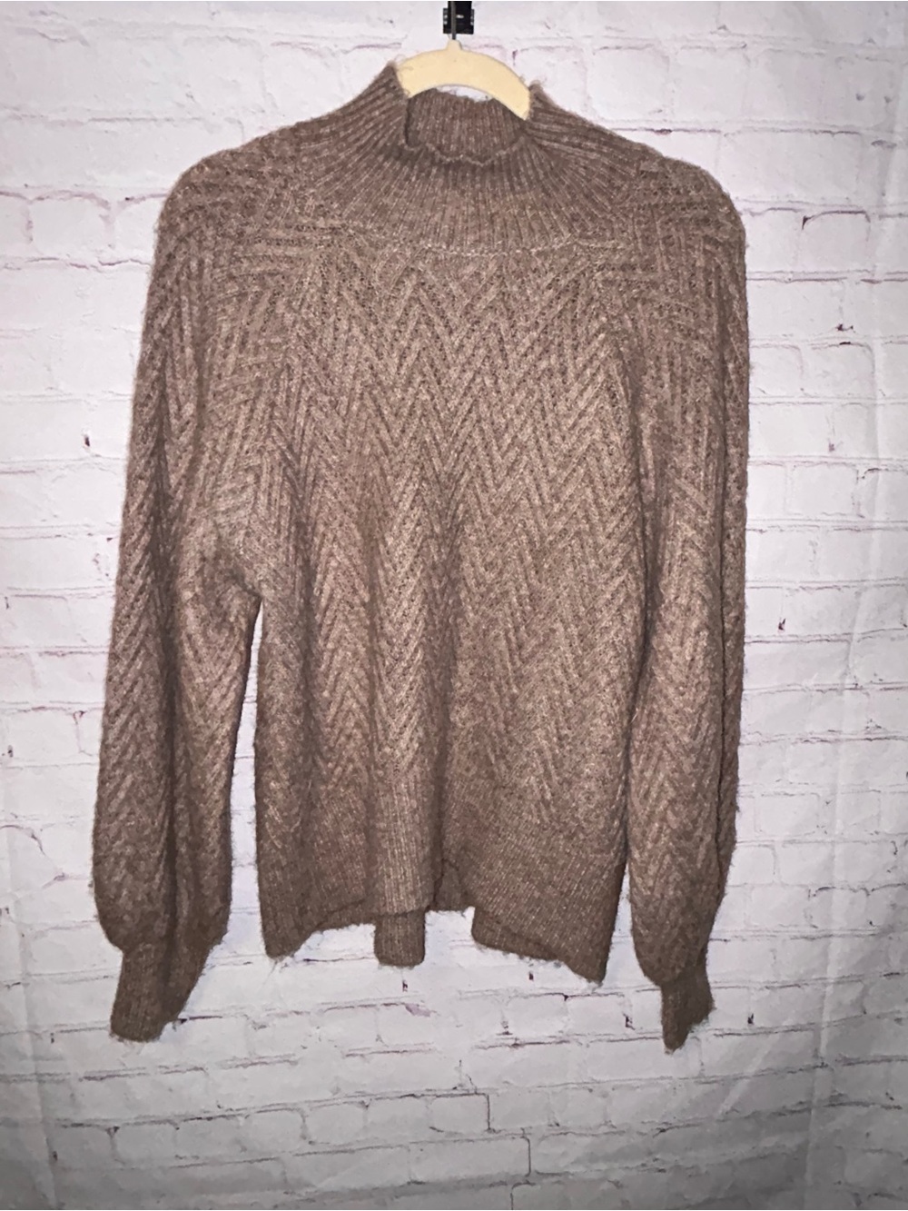Abercrombie & Fitch Mock Neck Chevron Knit Sweater women’s size L